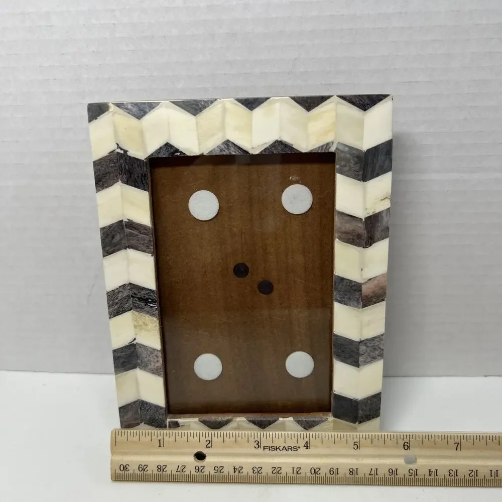 Grey Mosaic Chevron Zig Zag Stripe Wood 4x6 Photo Frame Picture Portrait 7x5.5